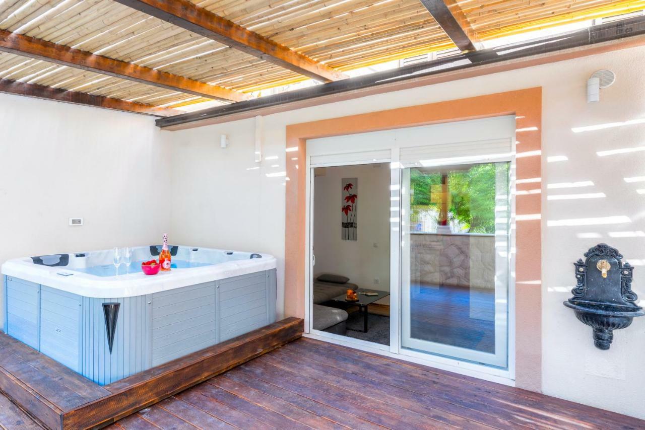 Appartamento Alena Luxury With Jacuzzi *